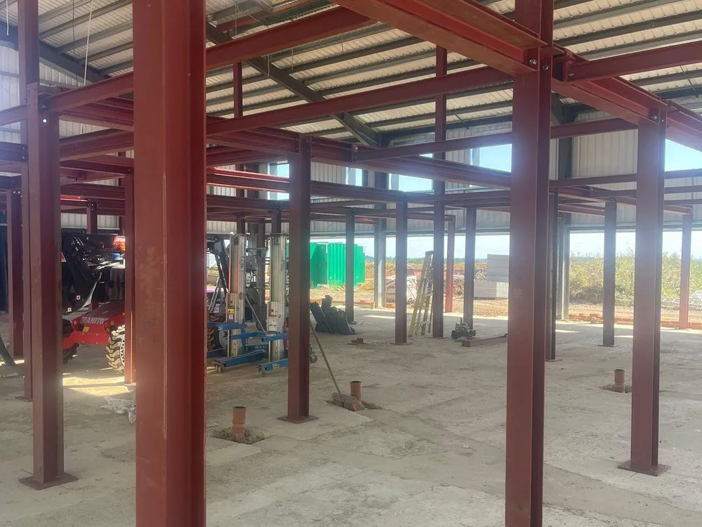 Structural steel portal frame to a commercial unit
